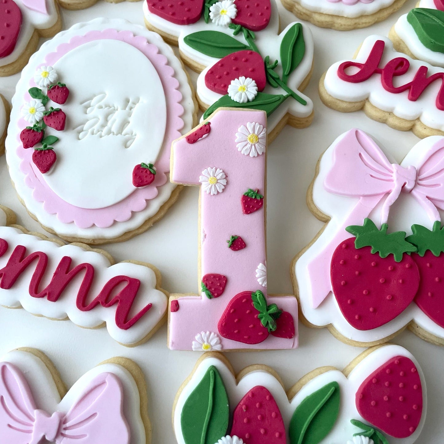 Strawberry and Daisy Pattern Plate