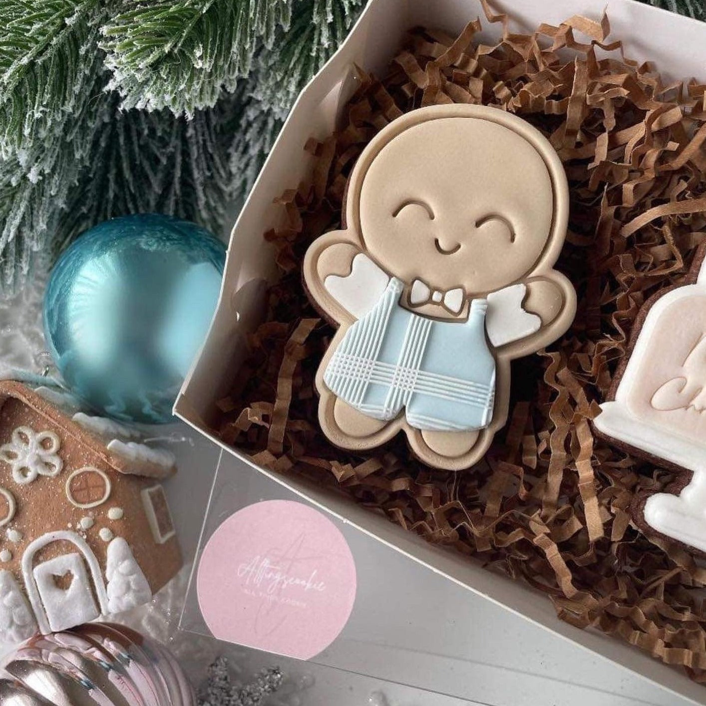 Gingerbread Man and Girl with Christmas Cake Bundle
