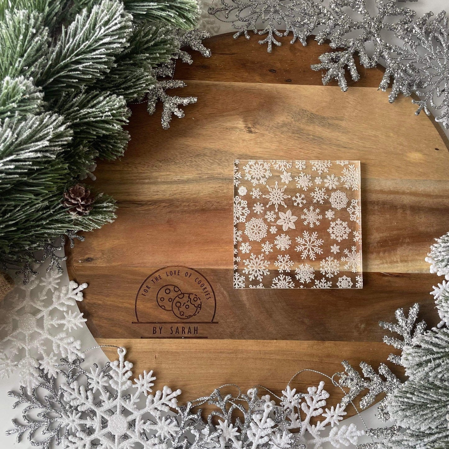 Snowflake Pattern Plate