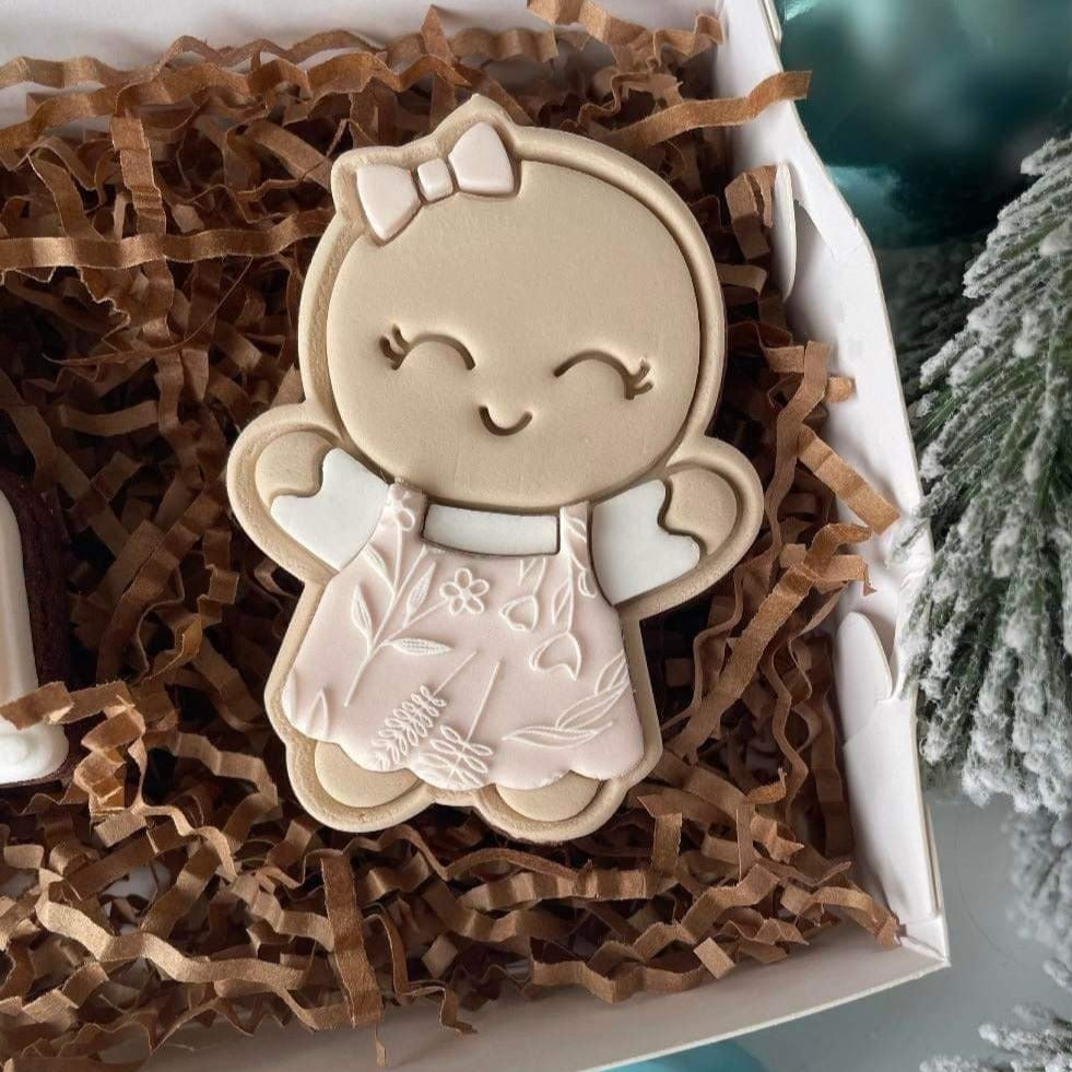 Gingerbread Man and Girl with Christmas Cake Bundle