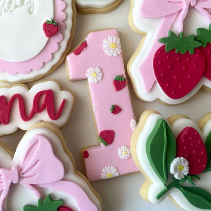 Strawberry and Daisy Pattern Plate