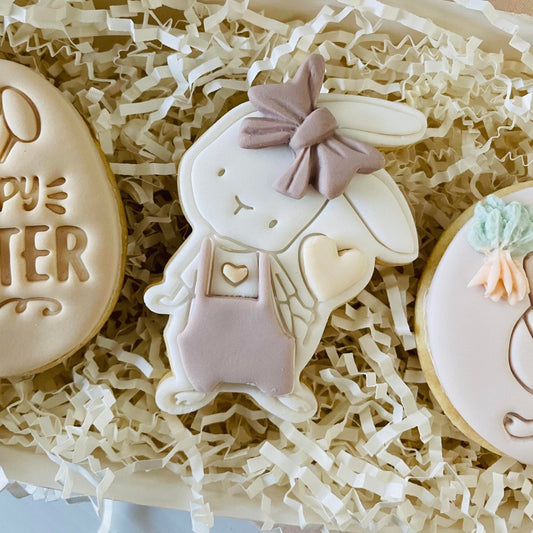 Bunny in Overalls Embosser and Cutter