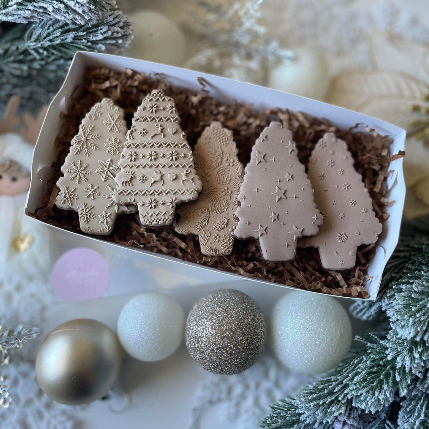 Snowflake Pattern Plate