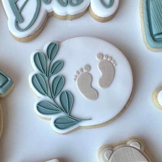 Baby Feet with Leaf Border Debosser and Cutter