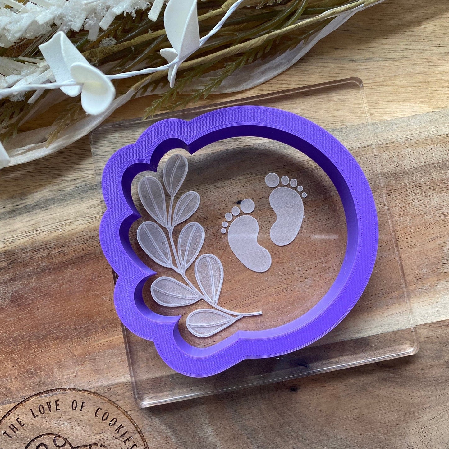 Baby Feet with Leaf Border Debosser and Cutter